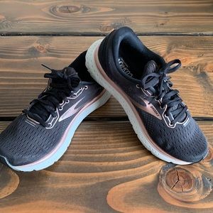 Brook Glycerin 18 size 8 black & rose gold trim running shoes